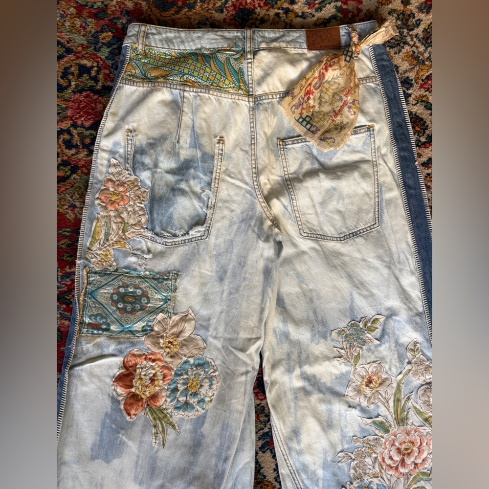Johnny Was patchwork silk floral Wide Leg Jeans Size 32 - Picture 6 of 14